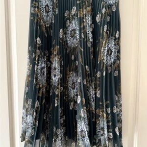 Madewell Pleated Dark Green Floral A-Line Skirt